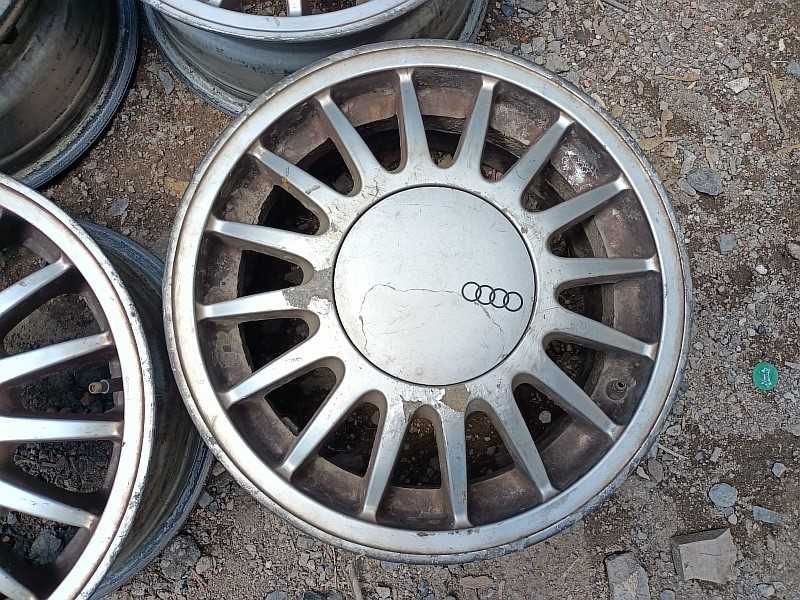 Продам оригинальные легкосплавные диски на Audi 80