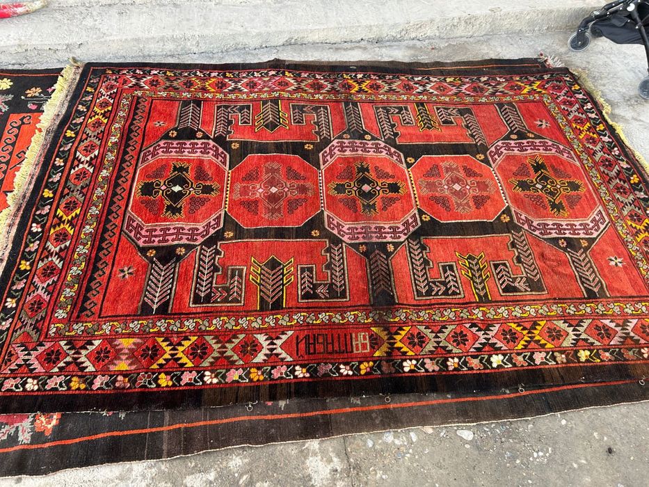 Қолдан тігілген ескі клемдер