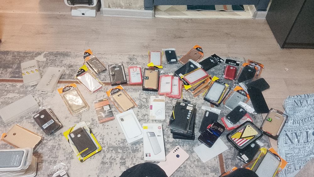 Чехлы для телефонов