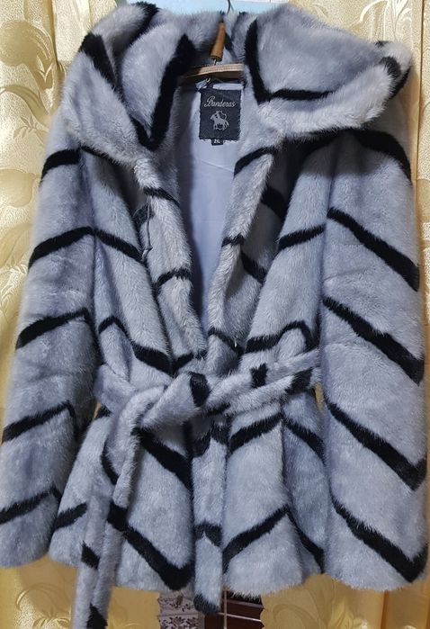 Продам зимние куртки