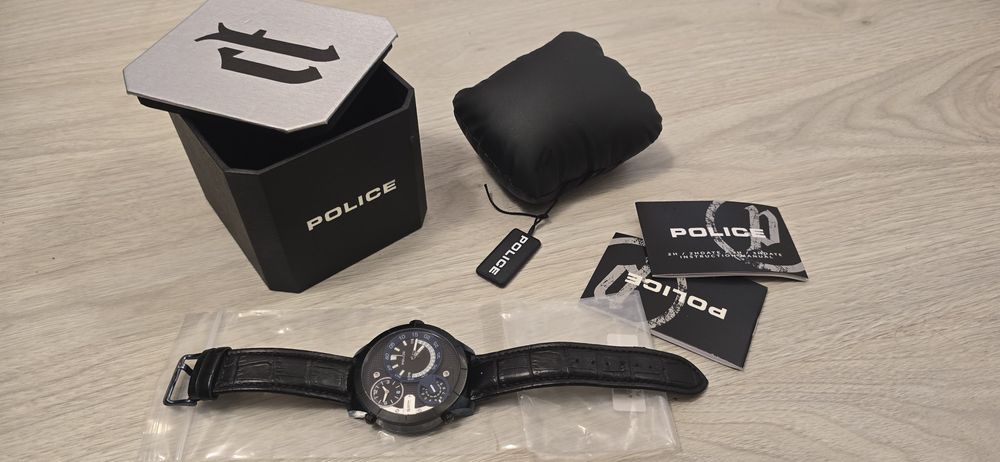 Часовник Police отличен