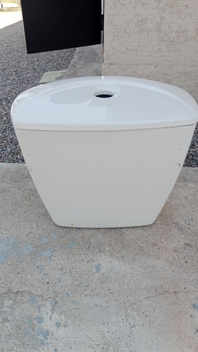 Бачок от унитаза