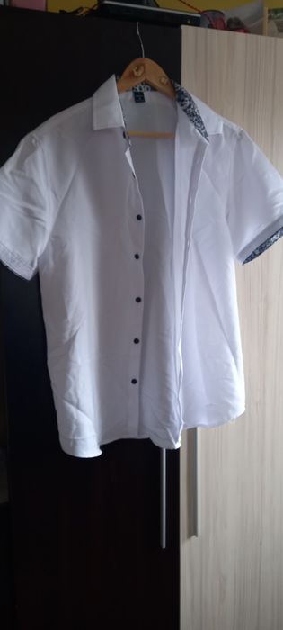 Cămașă de bărbați.