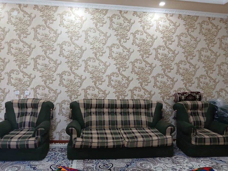 Продается диван с креслой