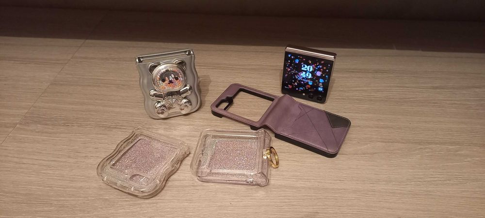 Vând Samsung Z Flip5