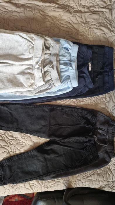 Vand pantaloni baieti