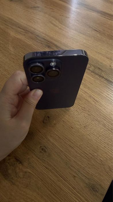 Продам Айфон 14 про