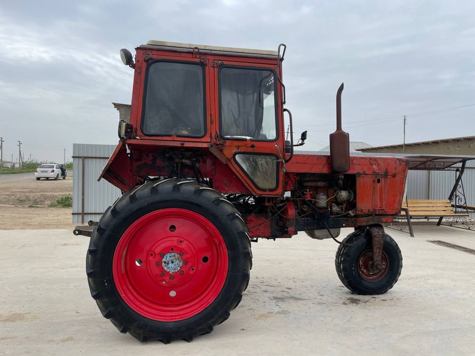 Traktor sotiladi 
Yili 1996 yublenniy 
Mtizi 80x
Mator karobka sastaya