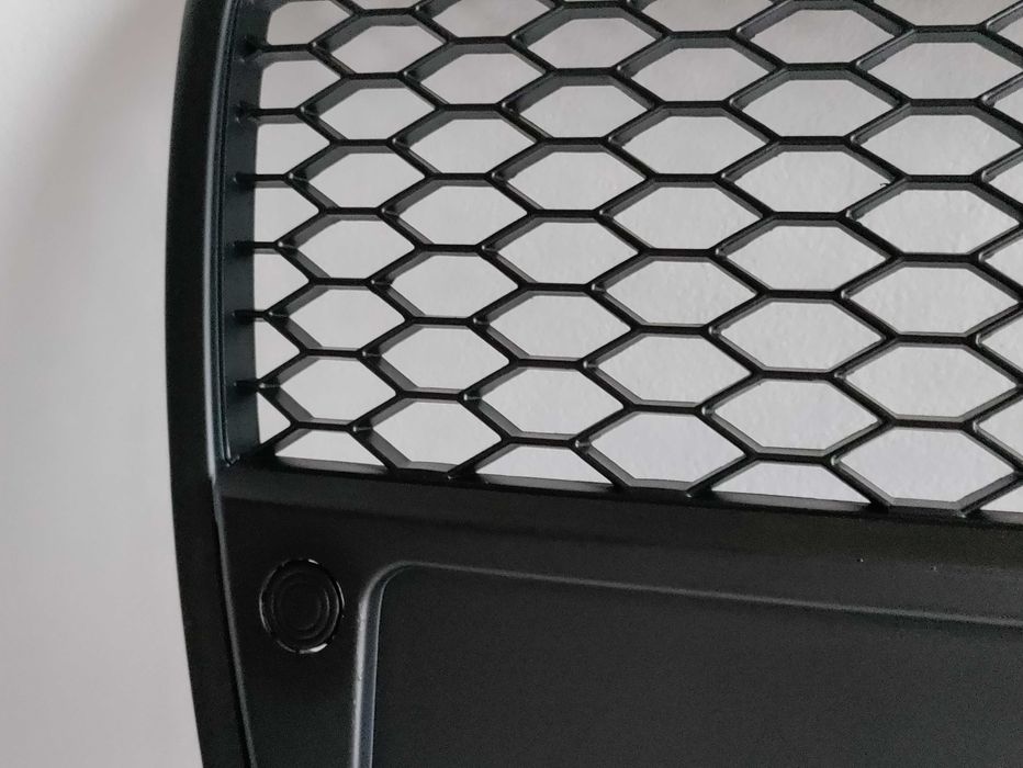 Решетка без емблема АУДИ А6 Ц6 от 04 - 08 МАТ Черна Тунинг Audi A6 C6