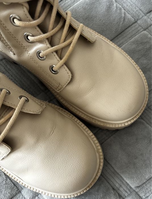 Ботинки ZARA для девочки, 37р