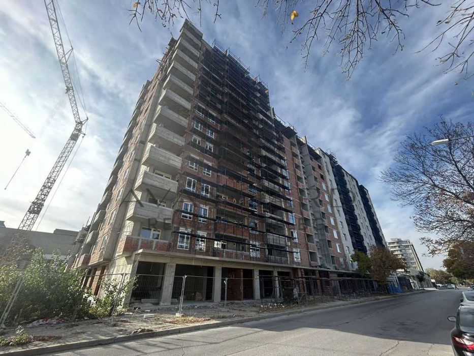 Продава се Тристаен апартамент в Пловдив, Тракия - 100 кв.м за 885 €/кв.м - Снимка #4