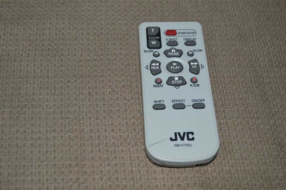 Camera video miniDV JVC GR-D270E citeste anuntul