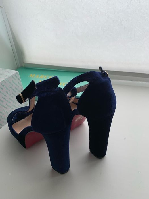 Женская обувь разная