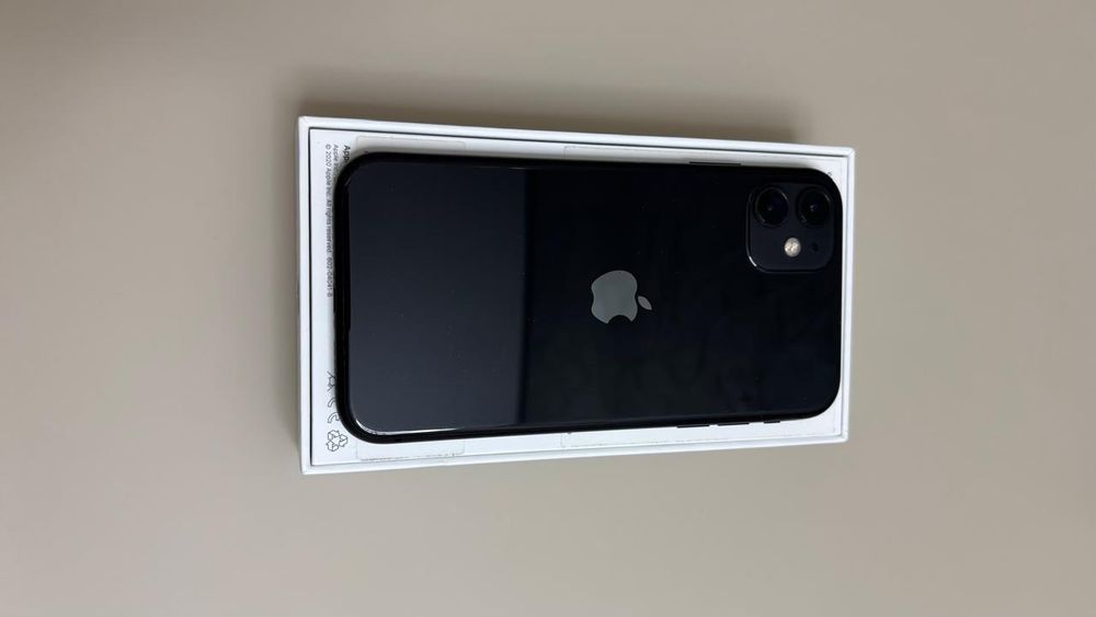 iPhone 11 черный в отличном состоянии