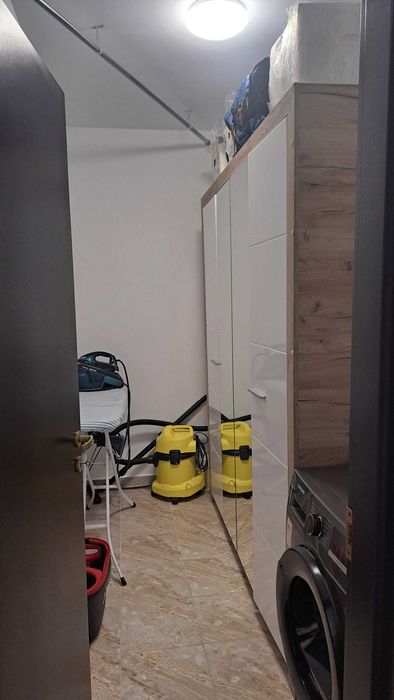 Proprietar . Vand apatament cu 2 camere.