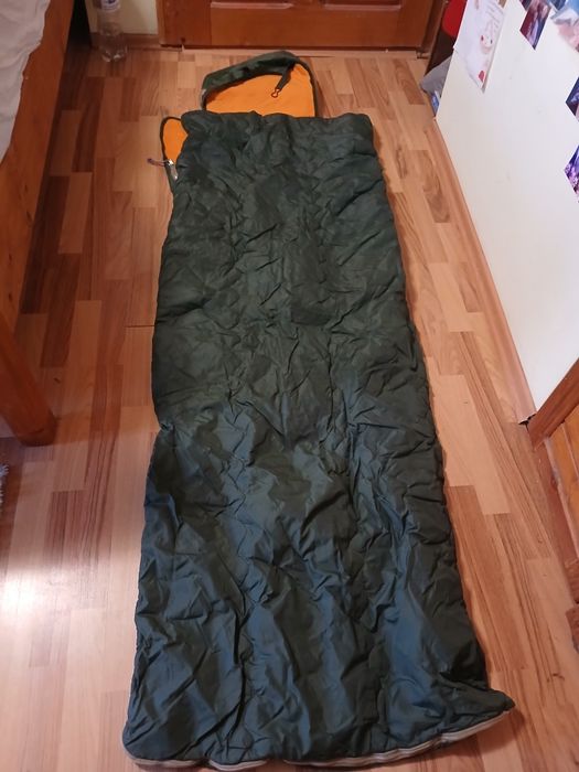 Sac de dormit pentru el si pentru ea in stare foarte buna.