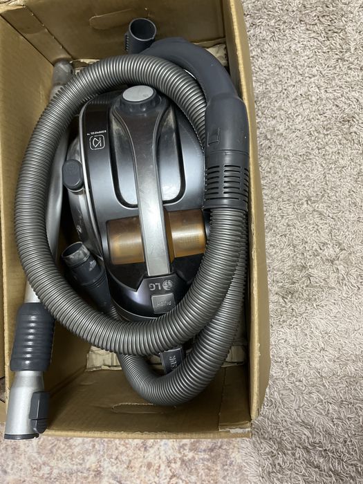 Пылесос LG. Хорошо работает