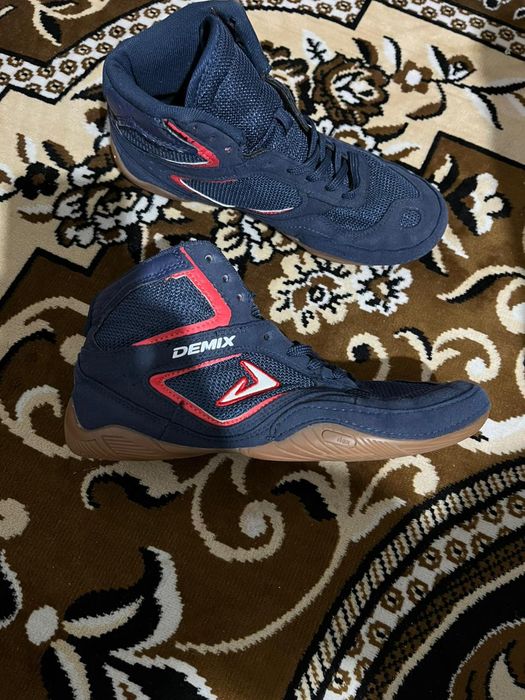 Продам борцовки Demix