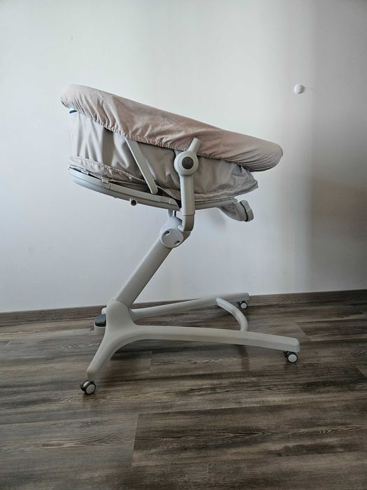 Chicco Baby Hug 4-в-1 с табла и калъф