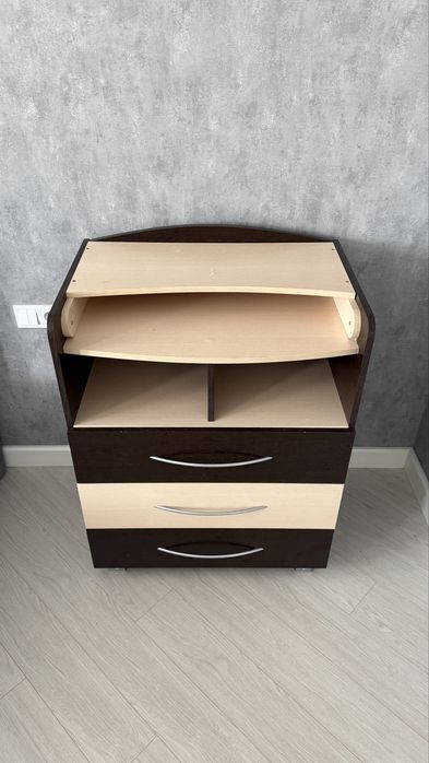 Детский пеленалтный стол комод