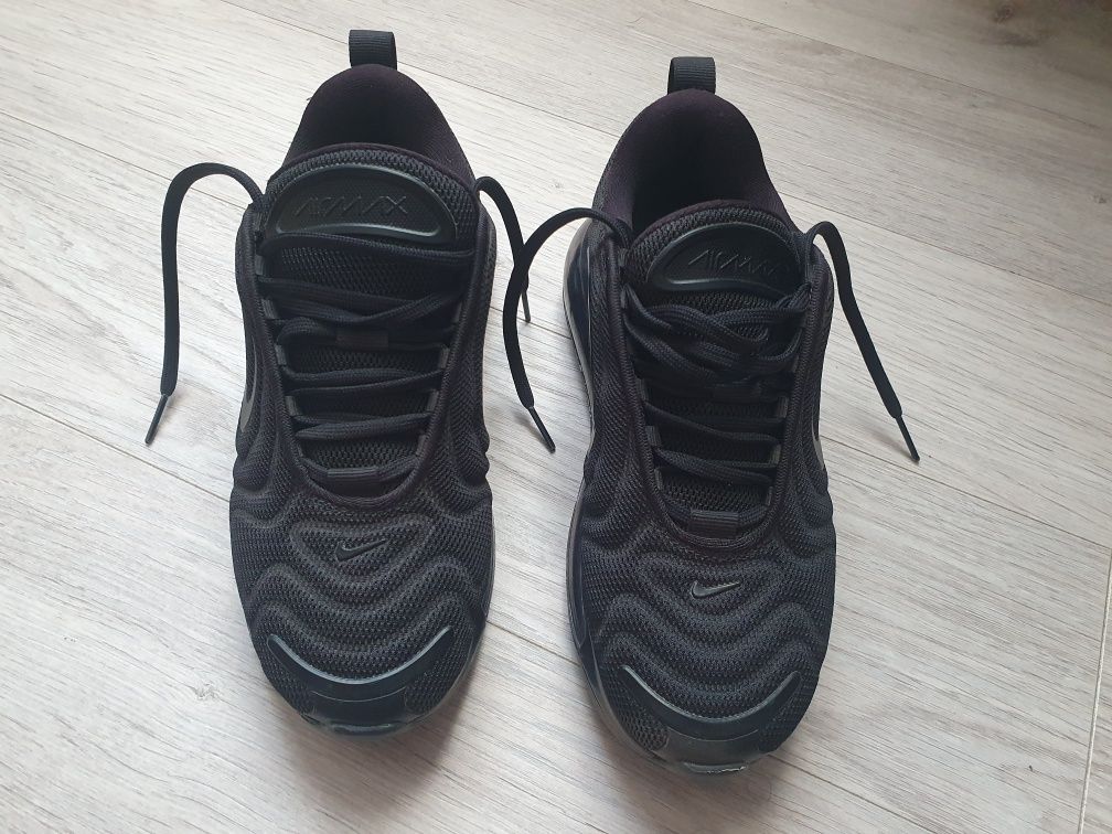 Nike air max 720 sales trainers