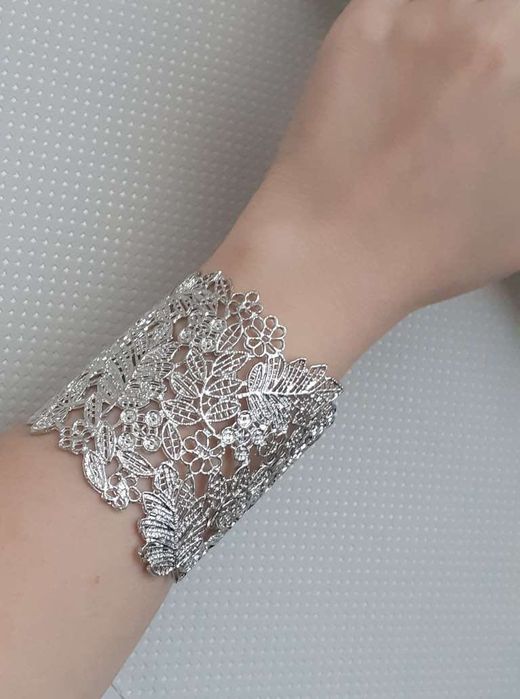 Гривна сребърна с цветя, гривна дизайнерска