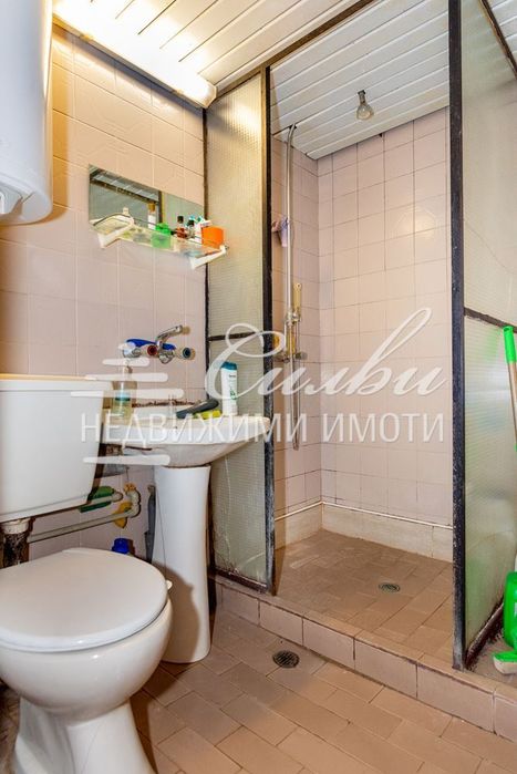 Многостаен СРЕДЕН апартамент – кв.Тракия.