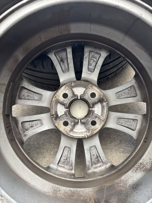 Джанти за Hyundai I10 4x100x15  с гуми Continental