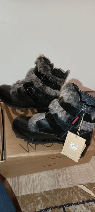 Продам демисезонные ботинки