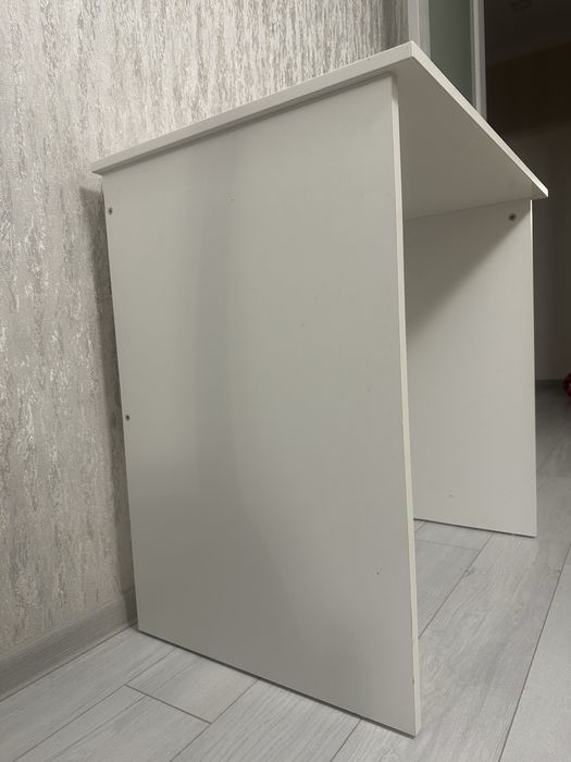 Стол Икеа для ребенка и взрослого