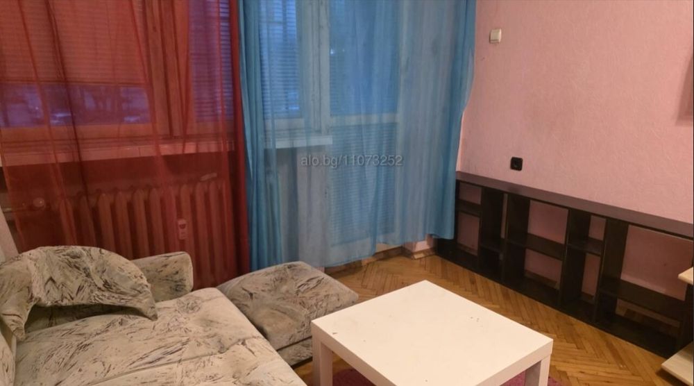 Просторна стая с тераса в Красна поляна 2, за жена