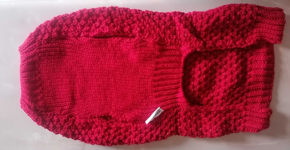 Hăinuțe tricotate pentru catei