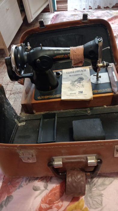 Продам швейную машинку