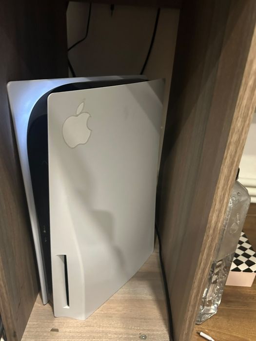 Vând PlayStation 5 si laptop Lenovo