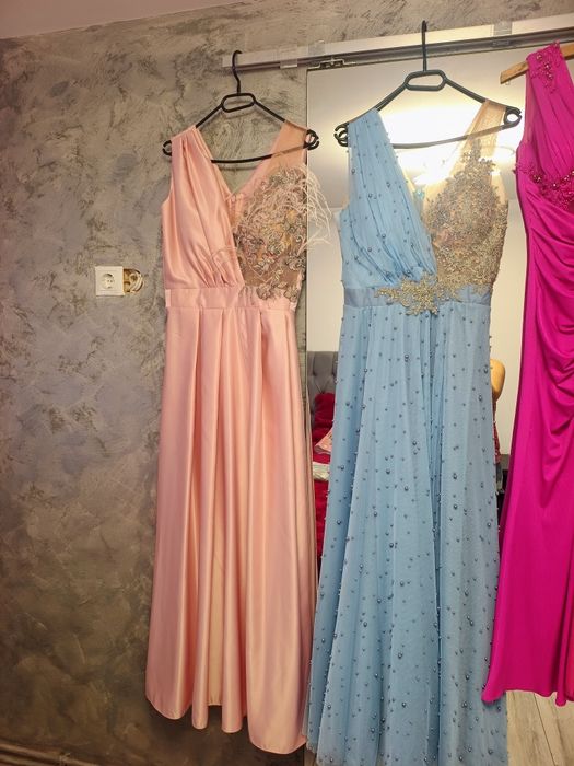 Rochie roz pudră din taftă, superba, purtata o singura data