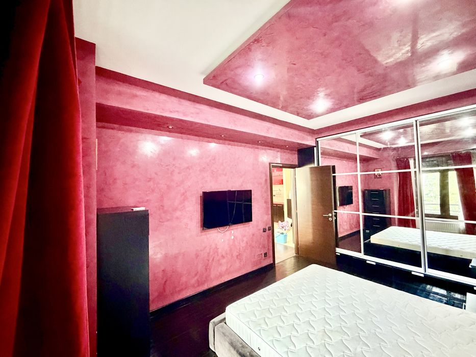 Inchiriez apartament cu 2 camere plus camera de lucru
