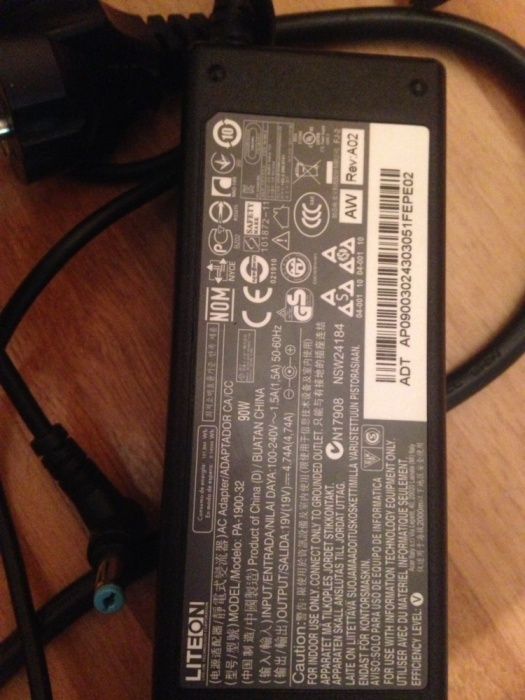Încărcător laptop
