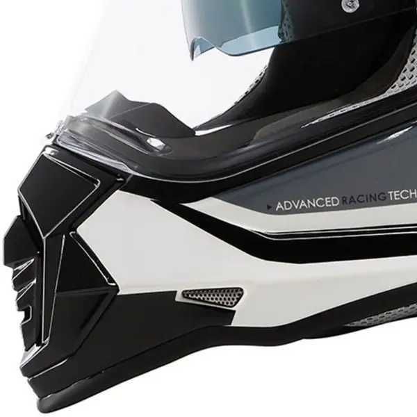 Каски 2 броя за мотор