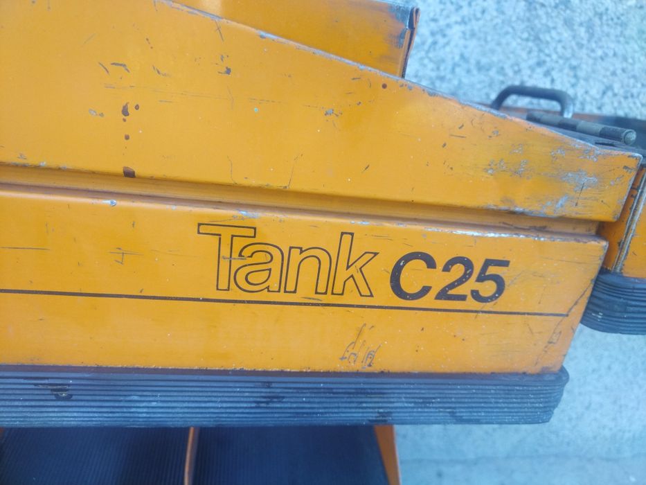 BETA TANK C25 метална оранжева сервизна количка за инструменти за гара