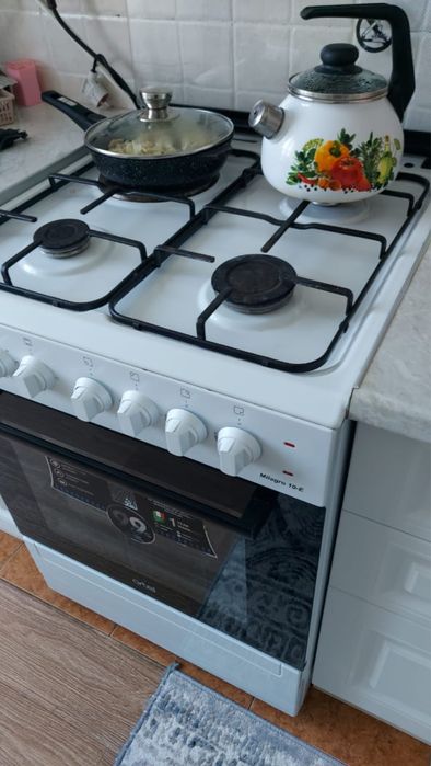 Срочно продам газовуб плиту