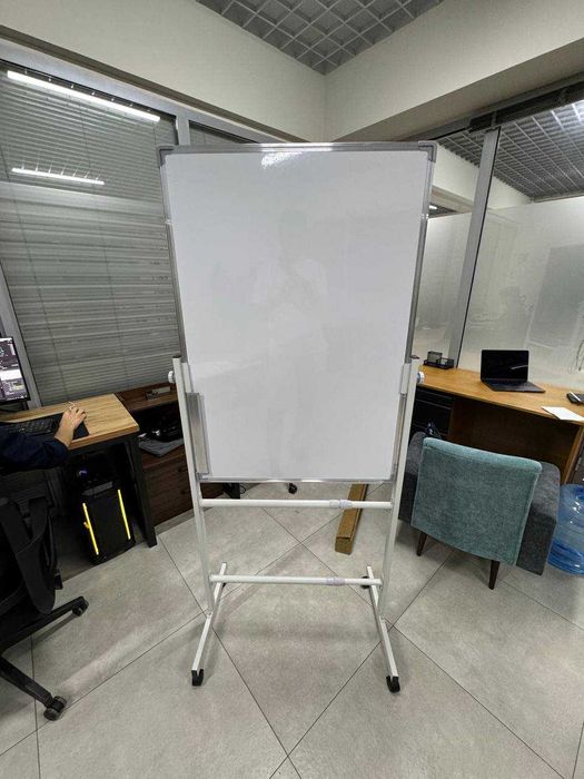 Маркерная-меловая доска для офиса