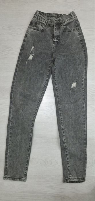 Продаю Джинсы для детей. Б/у за хорошую цену. 50000