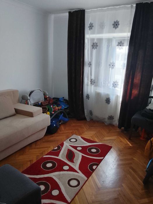 Vând apartament 3 cam