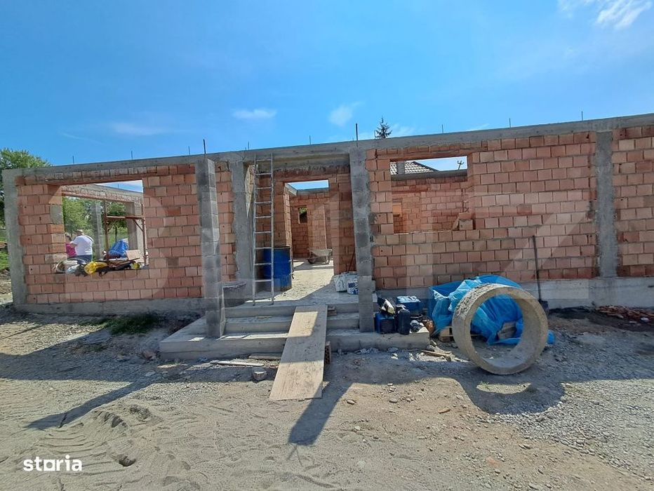 Casa individuala de vanzare in Corunca  Curte Comuna– Proiect in des