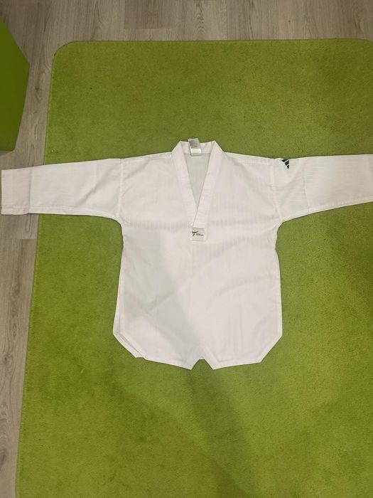 Облекло за таекуондо