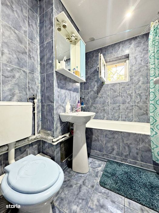 Apartament cu 2 camere dec., situat la parter, în cartierul Micro 21.