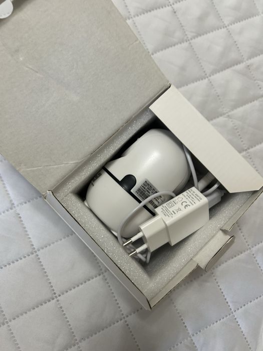 Patuț bebe + camera video cadou