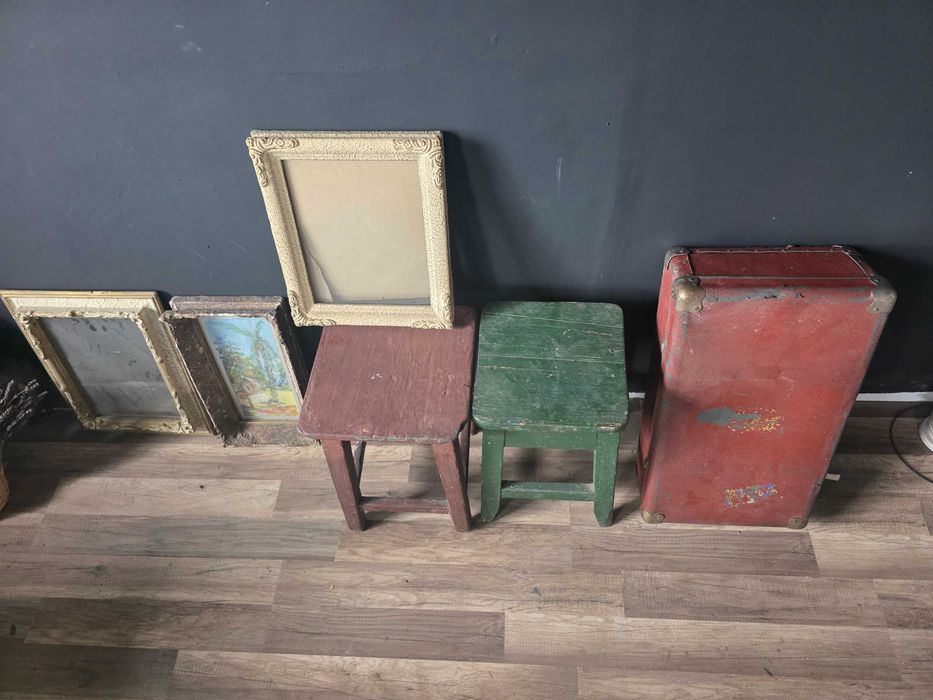 Vand set mobilier vechi masa scaun elemente decor pentru sedinta foto