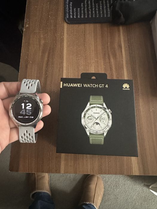 Smartwatch Huawei GT4  aproape nou