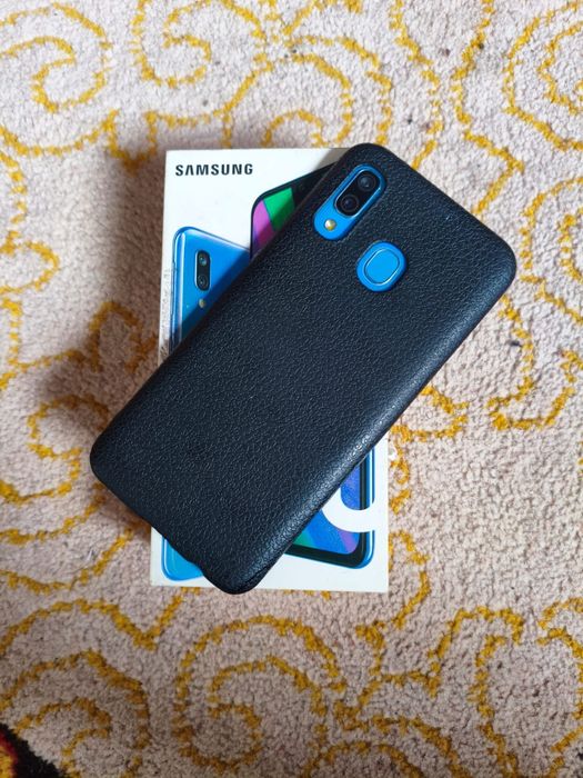 Samsung galaxy a40 в продаже